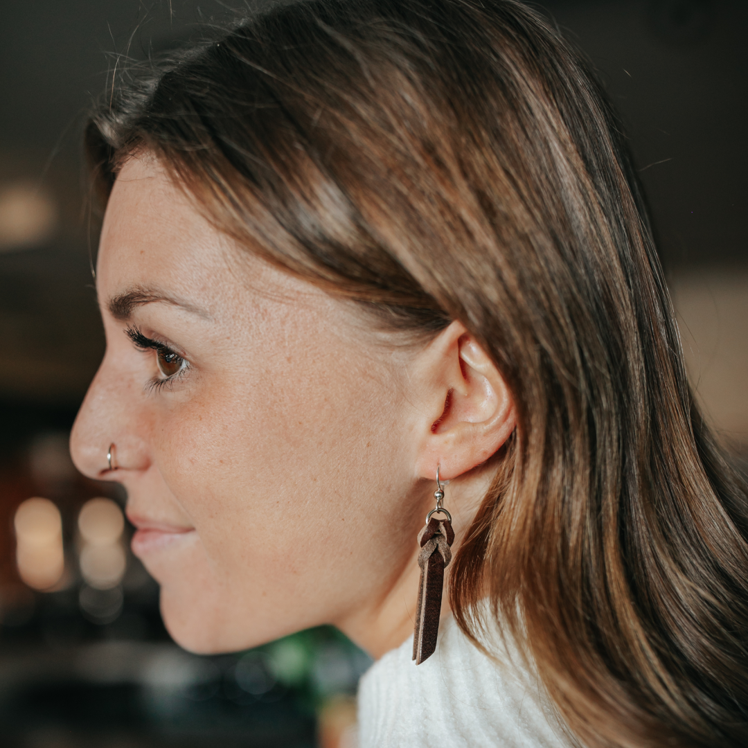 Braided Full-Grain Leather Drop Earrings: Grey